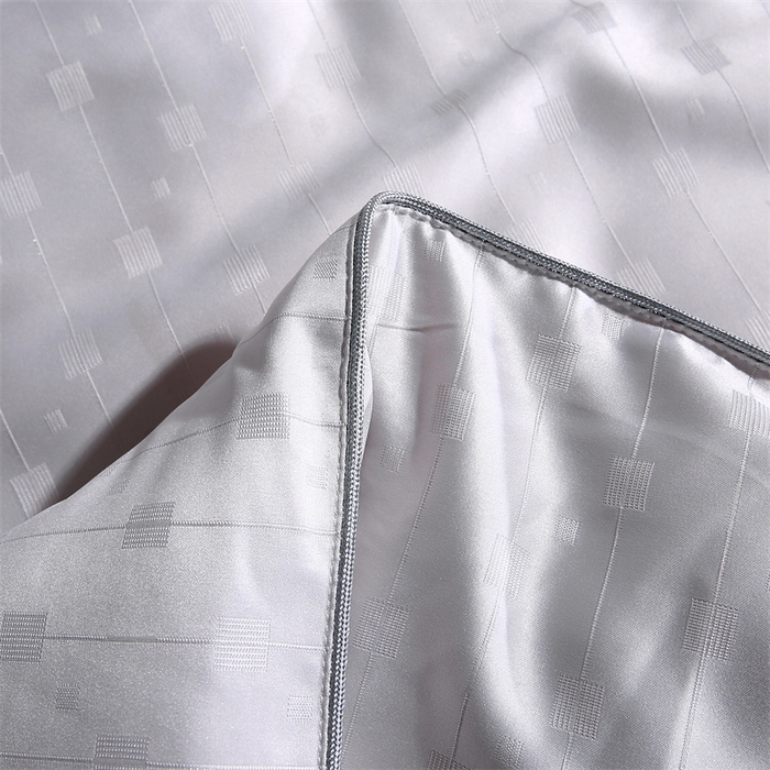 91家纺网 家纺一手货源 找家纺 恒鑫家纺 2025新款提花蚕丝被 高级灰