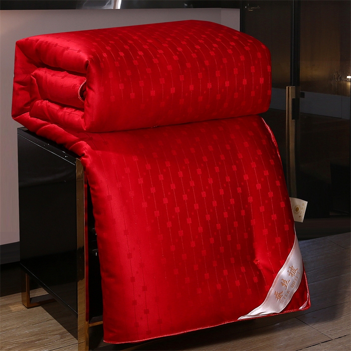 91家纺网 家纺一手货源 找家纺 恒鑫家纺 2025新款提花蚕丝被 婚庆红