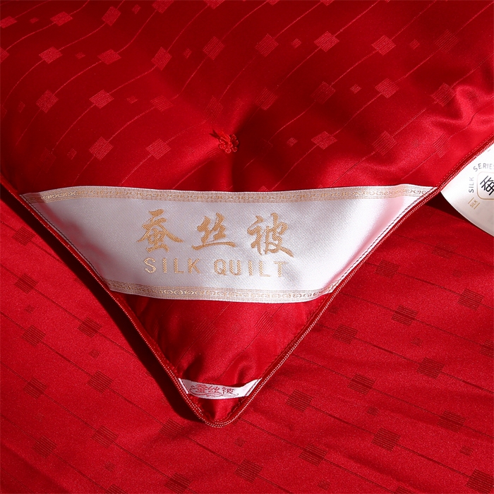 91家纺网 家纺一手货源 找家纺 恒鑫家纺 2025新款提花蚕丝被 婚庆红