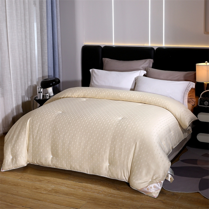 91家纺网 家纺一手货源 找家纺 恒鑫家纺 2025新款提花蚕丝被 香槟金