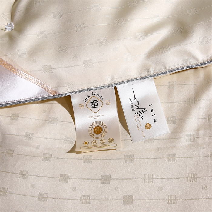 91家纺网 家纺一手货源 找家纺 恒鑫家纺 2025新款提花蚕丝被 香槟金