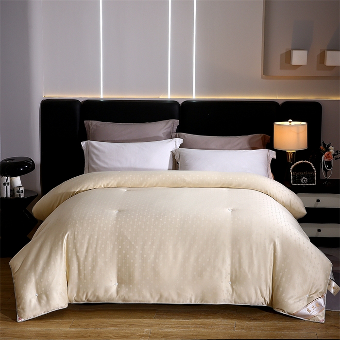 91家纺网 家纺一手货源 找家纺 恒鑫家纺 2025新款提花蚕丝被 香槟金