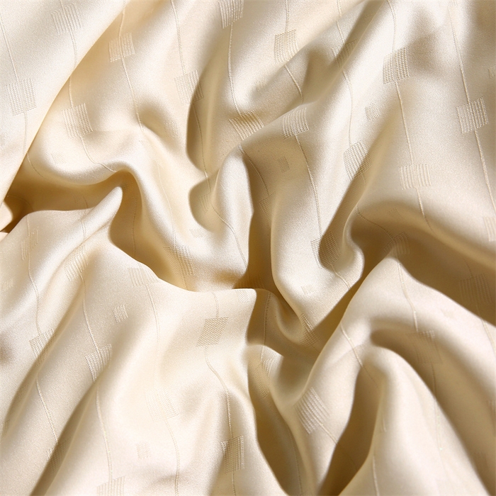 91家纺网 家纺一手货源 找家纺 恒鑫家纺 2025新款提花蚕丝被 香槟金