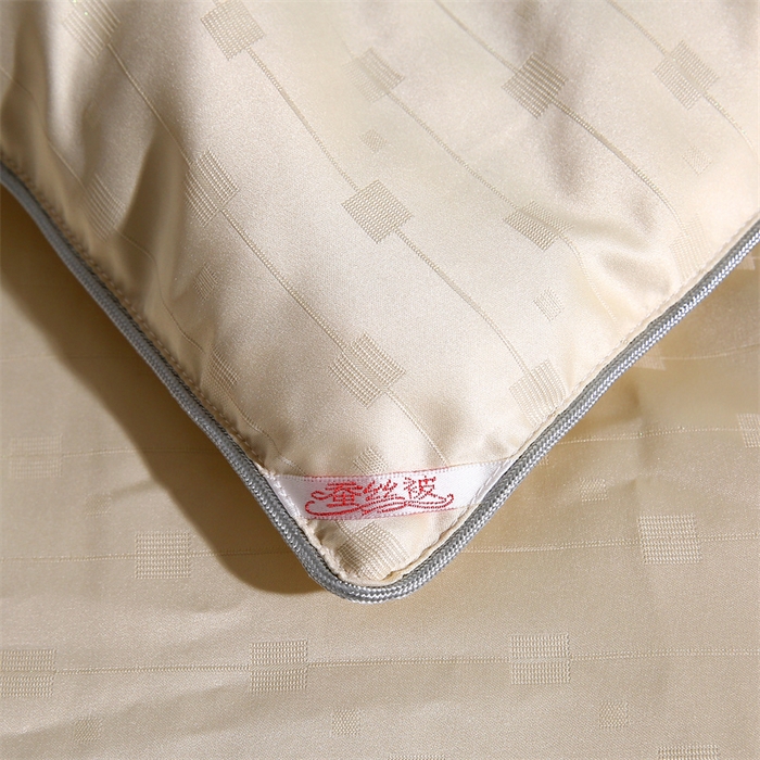 91家纺网 家纺一手货源 找家纺 恒鑫家纺 2025新款提花蚕丝被 香槟金