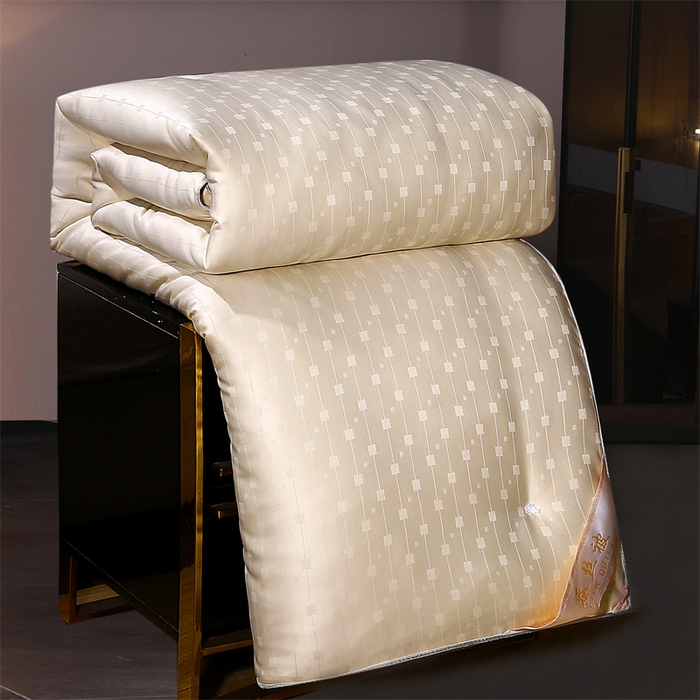 91家纺网 家纺一手货源 找家纺 恒鑫家纺 2025新款提花蚕丝被 香槟金