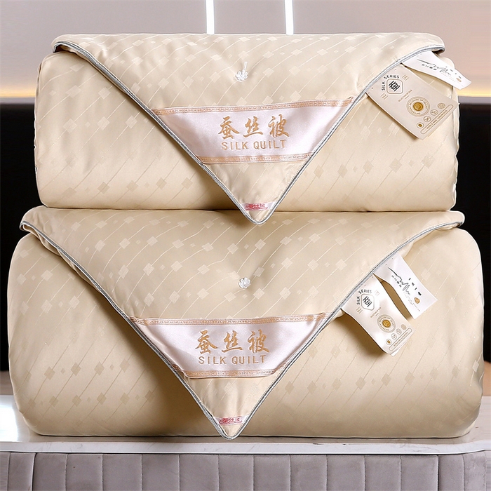 91家纺网 家纺一手货源 找家纺 恒鑫家纺 2025新款提花蚕丝被 香槟金