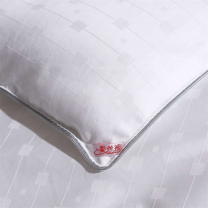 91家纺网 家纺一手货源 找家纺 恒鑫家纺 2025新款提花蚕丝被 月光白