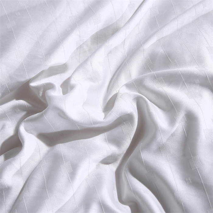 91家纺网 家纺一手货源 找家纺 恒鑫家纺 2025新款提花蚕丝被 月光白