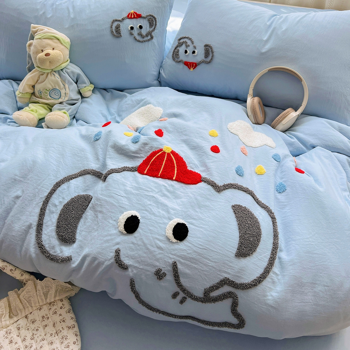 91家纺网 家纺一手货源 找家纺 凯洛奇 2025新款软糯水洗棉毛巾绣卡通四件套-奶油小象 奶油小象-蓝