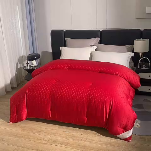 91家纺网 家纺一手货源 找家纺 恒鑫家纺 2025新款提花蚕丝被 婚庆红