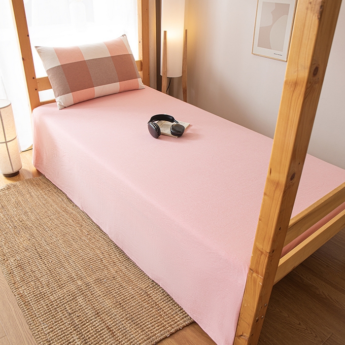 91家纺网 家纺一手货源 找家纺 九沐良品 2025新款亲肤舒适学生宿舍上下铺三件套六件套大礼包宿舍三件套上下铺三件套 粉大格