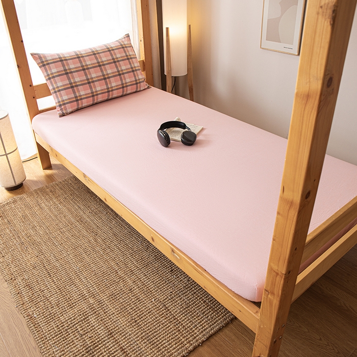 91家纺网 家纺一手货源 找家纺 九沐良品 2025新款亲肤舒适学生宿舍上下铺三件套六件套大礼包宿舍三件套上下铺三件套 莫妮卡粉