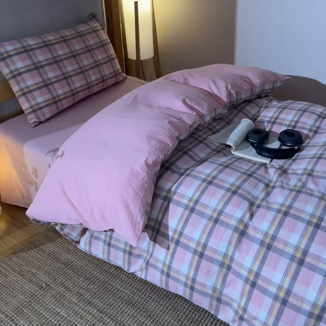 91家纺网 家纺一手货源 找家纺 九沐良品 2025新款亲肤舒适学生宿舍上下铺三件套六件套大礼包宿舍三件套上下铺三件套 莫妮卡粉