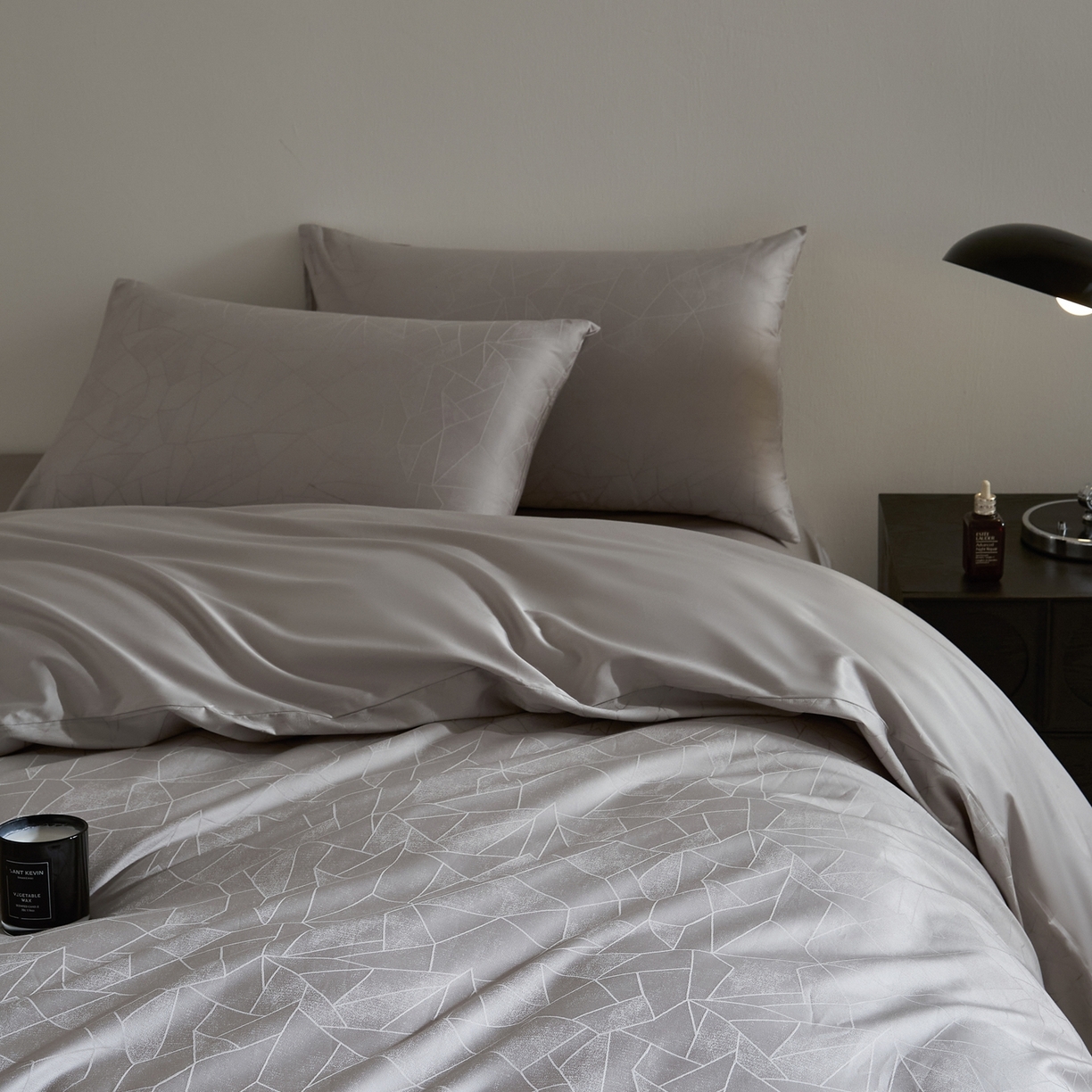 91家纺网 家纺一手货源 找家纺 （总）ONE TWO ONE 1212025新款高支高密长绒棉贡缎精工提花四件套-璀璨光影（为了各位老板们都有利润空间，平台控价券后不得低于228/318/338元，感谢您的配合与支持！！）