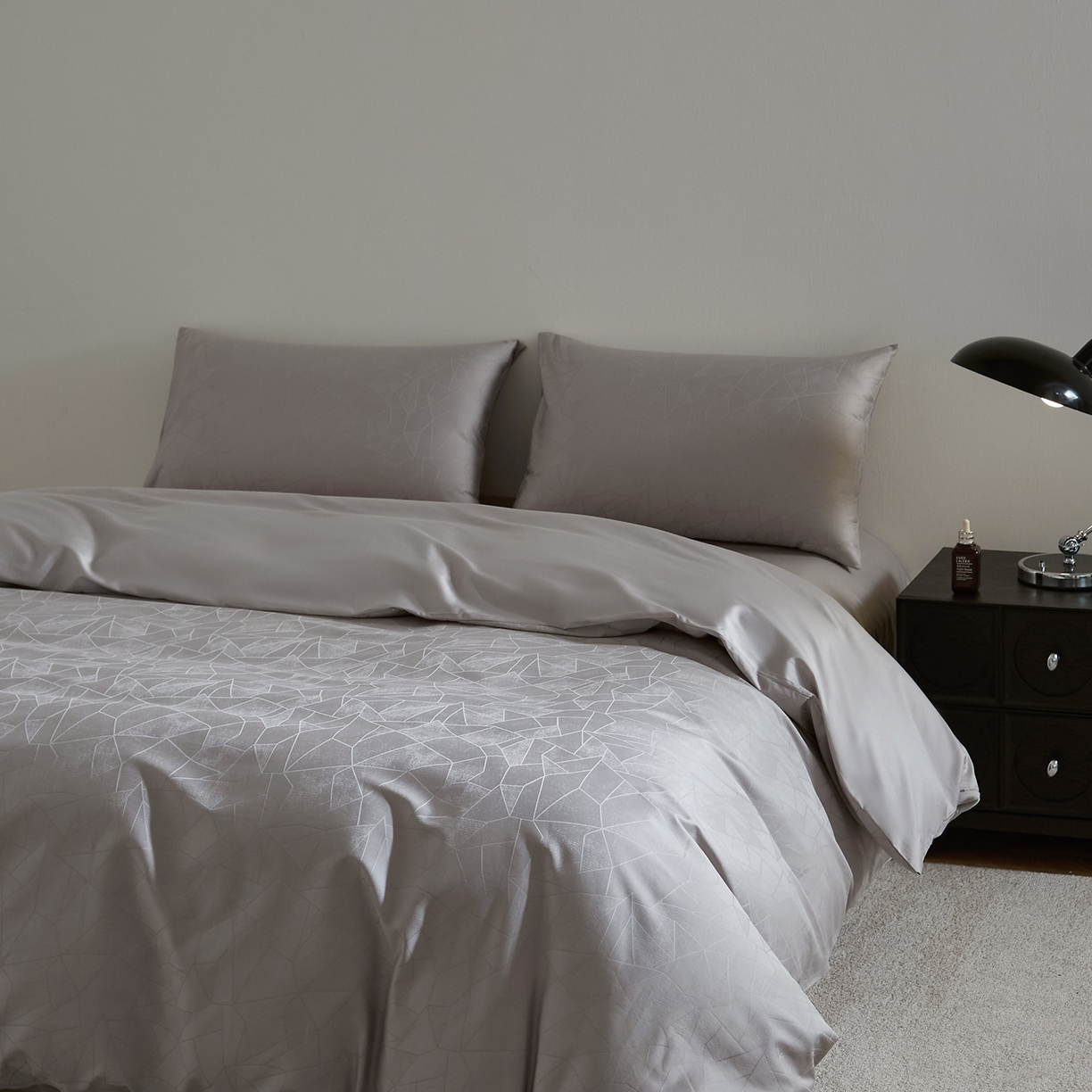 91家纺网 家纺一手货源 找家纺 （总）ONE TWO ONE 1212025新款高支高密长绒棉贡缎精工提花四件套-璀璨光影（为了各位老板们都有利润空间，平台控价券后不得低于228/318/338元，感谢您的配合与支持！！）