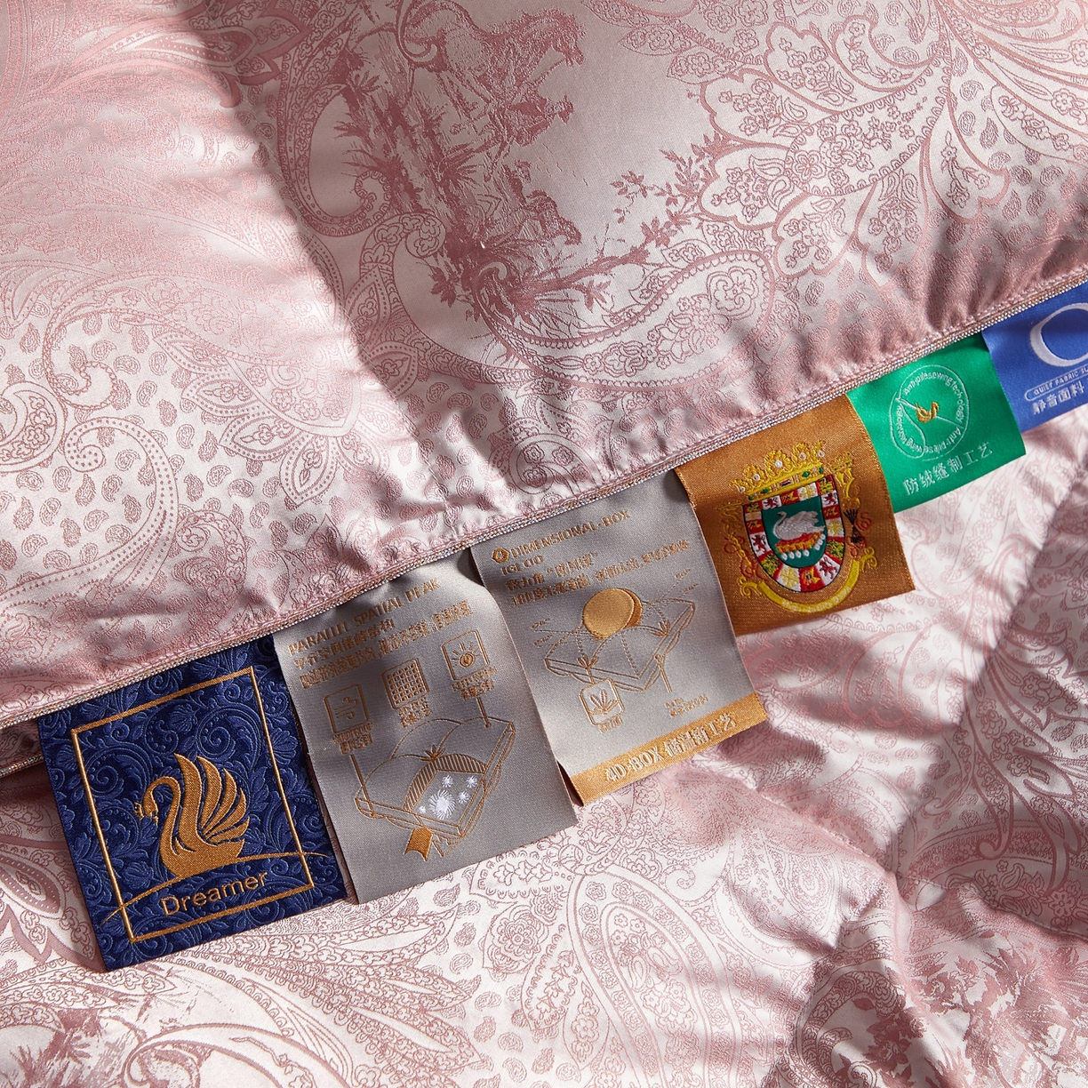 91家纺网 家纺一手货源 找家纺 织梦人羽绒工厂店 2025新款高蓬松羽绒被85鸭绒大牌同款花型-高精密提花系列 高精密提花-罗马庄园豆沙