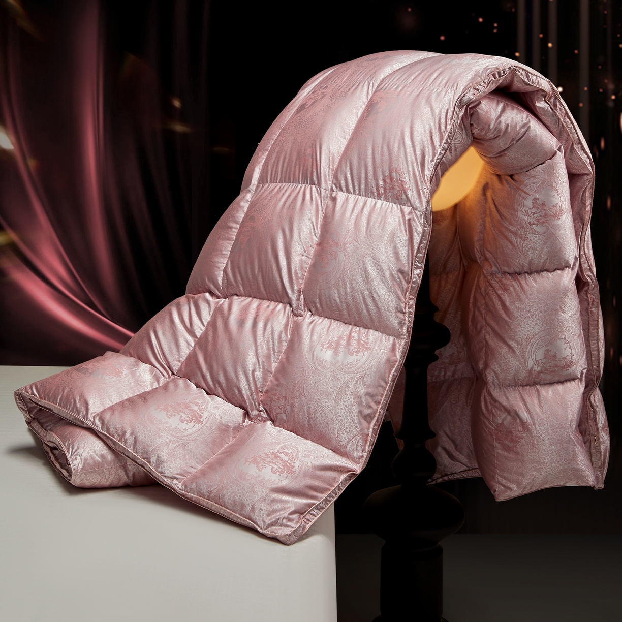 91家纺网 家纺一手货源 找家纺 织梦人羽绒工厂店 2025新款高蓬松羽绒被85鸭绒大牌同款花型-高精密提花系列 高精密提花-罗马庄园豆沙