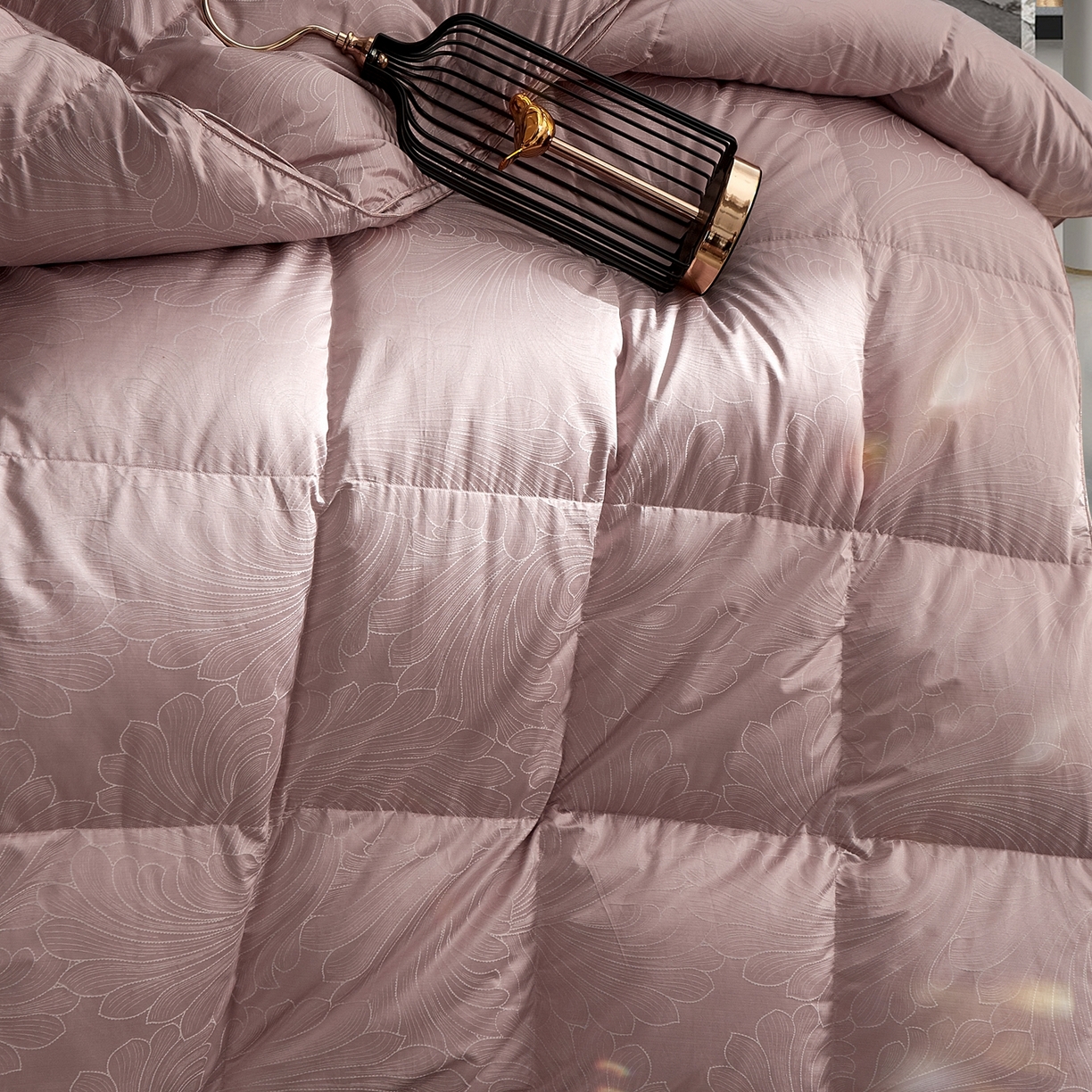 91家纺网 家纺一手货源 找家纺 织梦人羽绒工厂店 2025新款高蓬松羽绒被85鸭绒大牌同款花型-高精密提花系列 高精密提花-蒙娜丽莎豆沙