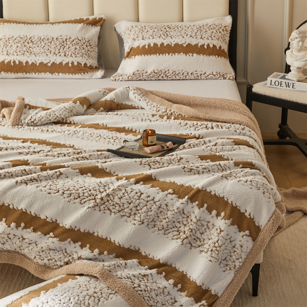 91家纺网 家纺一手货源 找家纺 （总）莱家富 2025新款双层加厚阳离子提花毛毯羊羔绒毛毯盖毯办公室午休毯