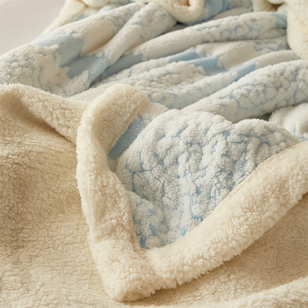 91家纺网 家纺一手货源 找家纺 莱家富 2026新款双层加厚阳离子提花毛毯羊羔绒毛毯盖毯办公室午休毯 浔彩-天蓝