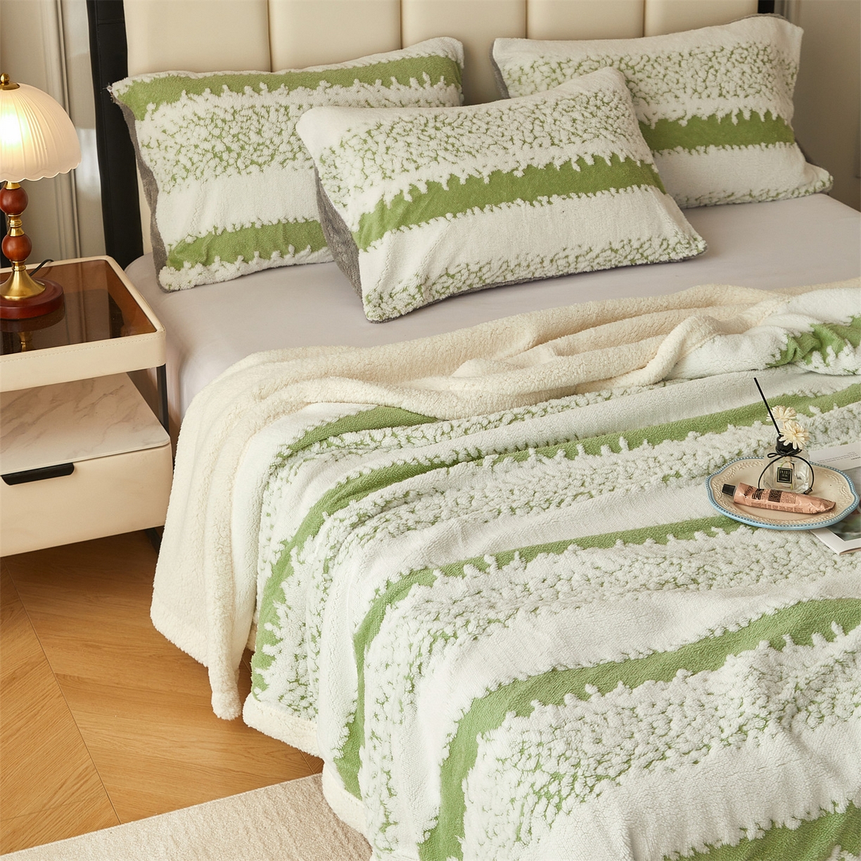 91家纺网 家纺一手货源 找家纺 莱家富 2026新款双层加厚阳离子提花毛毯羊羔绒毛毯盖毯办公室午休毯 浔彩-果绿
