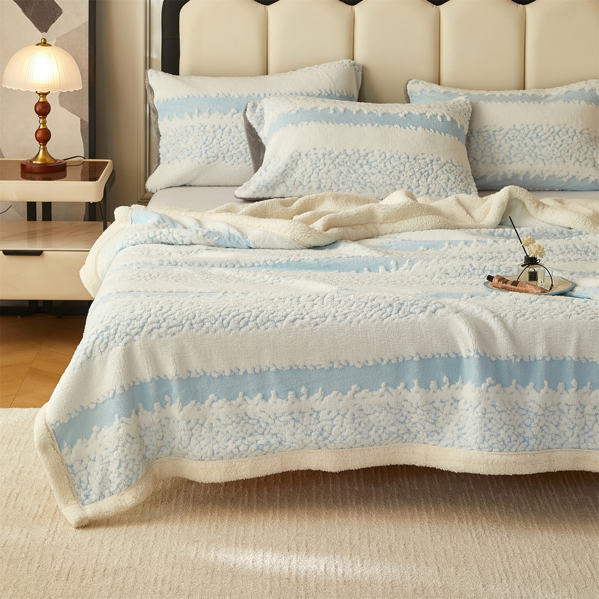 91家纺网 家纺一手货源 找家纺 莱家富 2026新款双层加厚阳离子提花毛毯羊羔绒毛毯盖毯办公室午休毯 浔彩-天蓝
