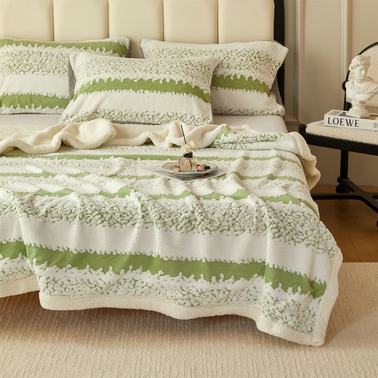 91家纺网 家纺一手货源 找家纺 莱家富 2026新款双层加厚阳离子提花毛毯羊羔绒毛毯盖毯办公室午休毯 浔彩-果绿