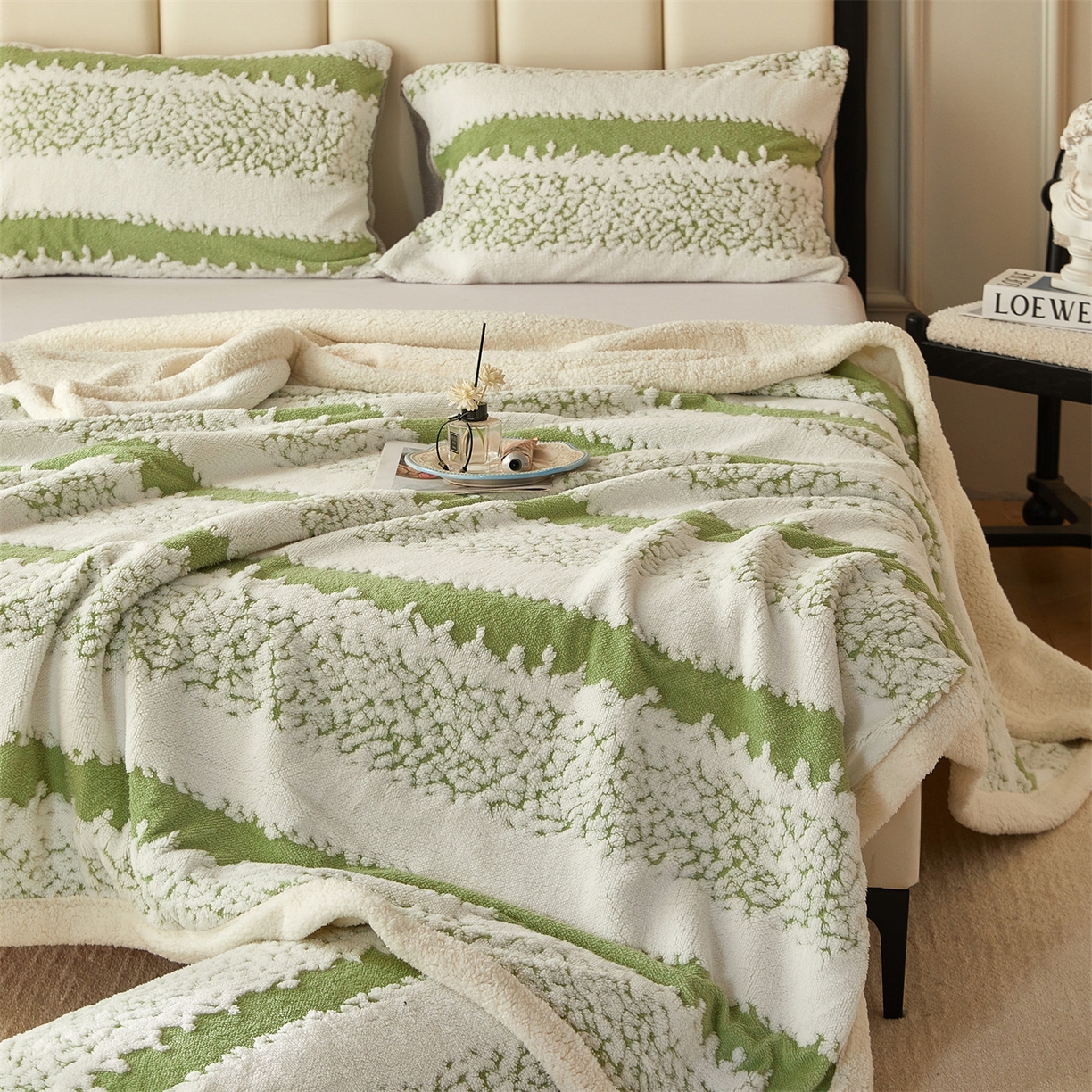 91家纺网 家纺一手货源 找家纺 莱家富 2026新款双层加厚阳离子提花毛毯羊羔绒毛毯盖毯办公室午休毯 浔彩-果绿