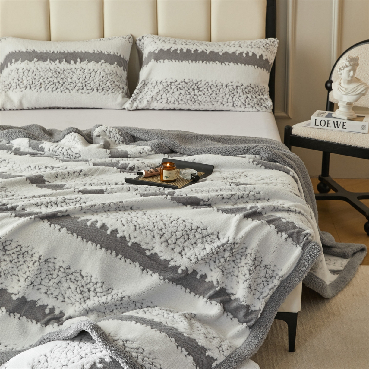 91家纺网 家纺一手货源 找家纺 莱家富 2026新款双层加厚阳离子提花毛毯羊羔绒毛毯盖毯办公室午休毯 浔彩-灰色