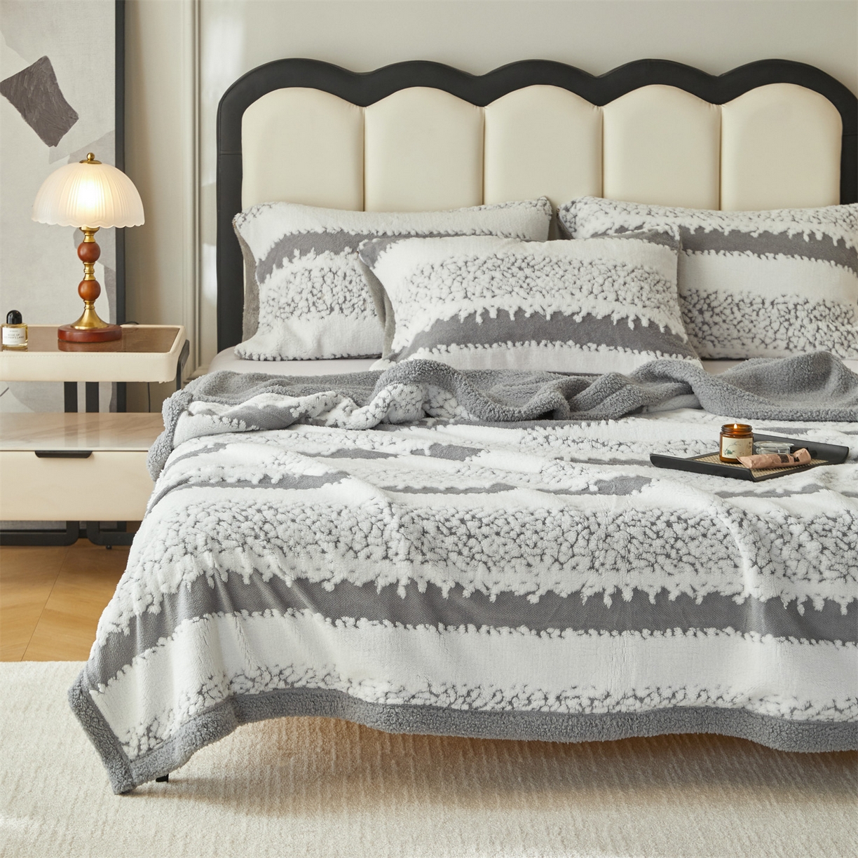 91家纺网 家纺一手货源 找家纺 莱家富 2026新款双层加厚阳离子提花毛毯羊羔绒毛毯盖毯办公室午休毯 浔彩-灰色