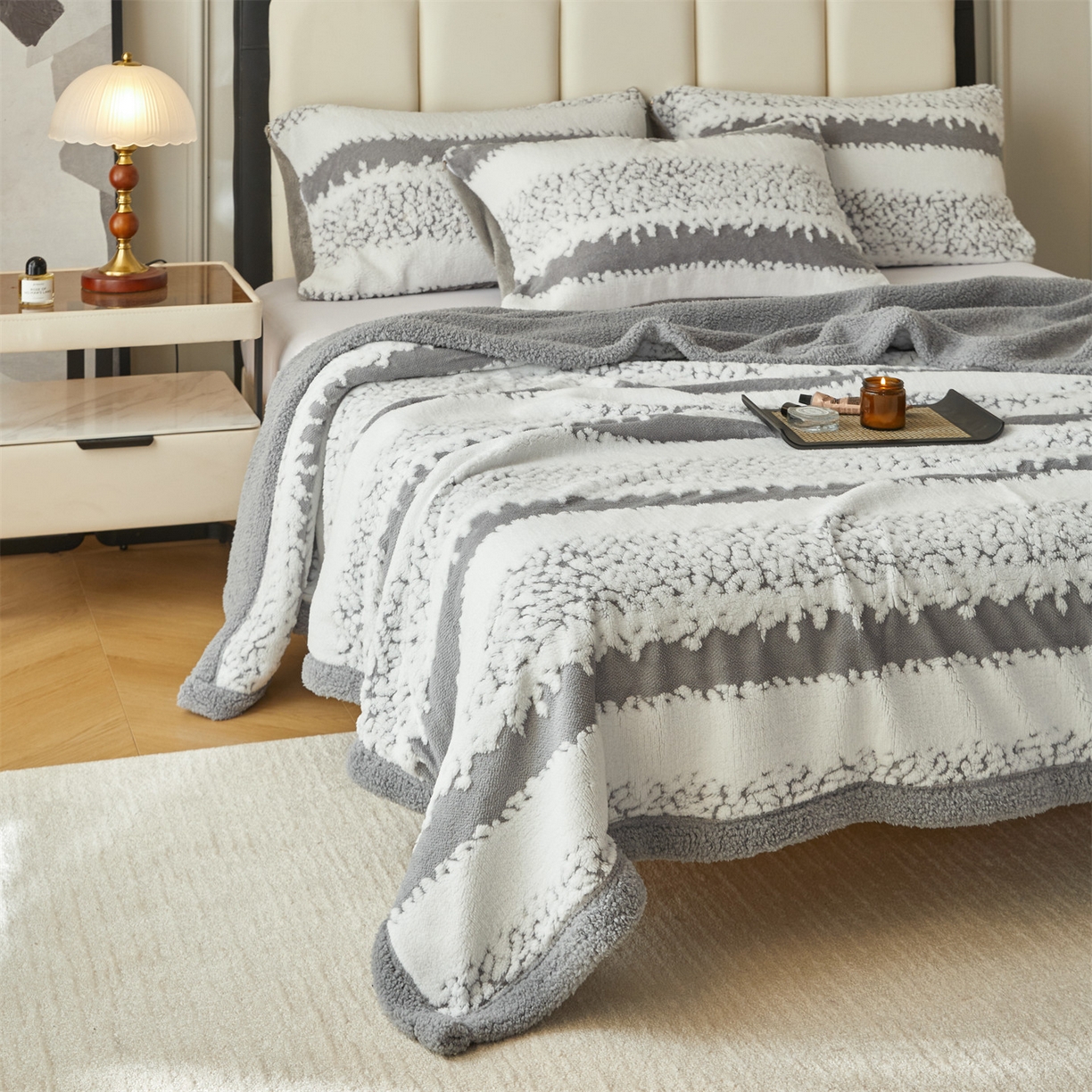 91家纺网 家纺一手货源 找家纺 莱家富 2026新款双层加厚阳离子提花毛毯羊羔绒毛毯盖毯办公室午休毯 浔彩-灰色