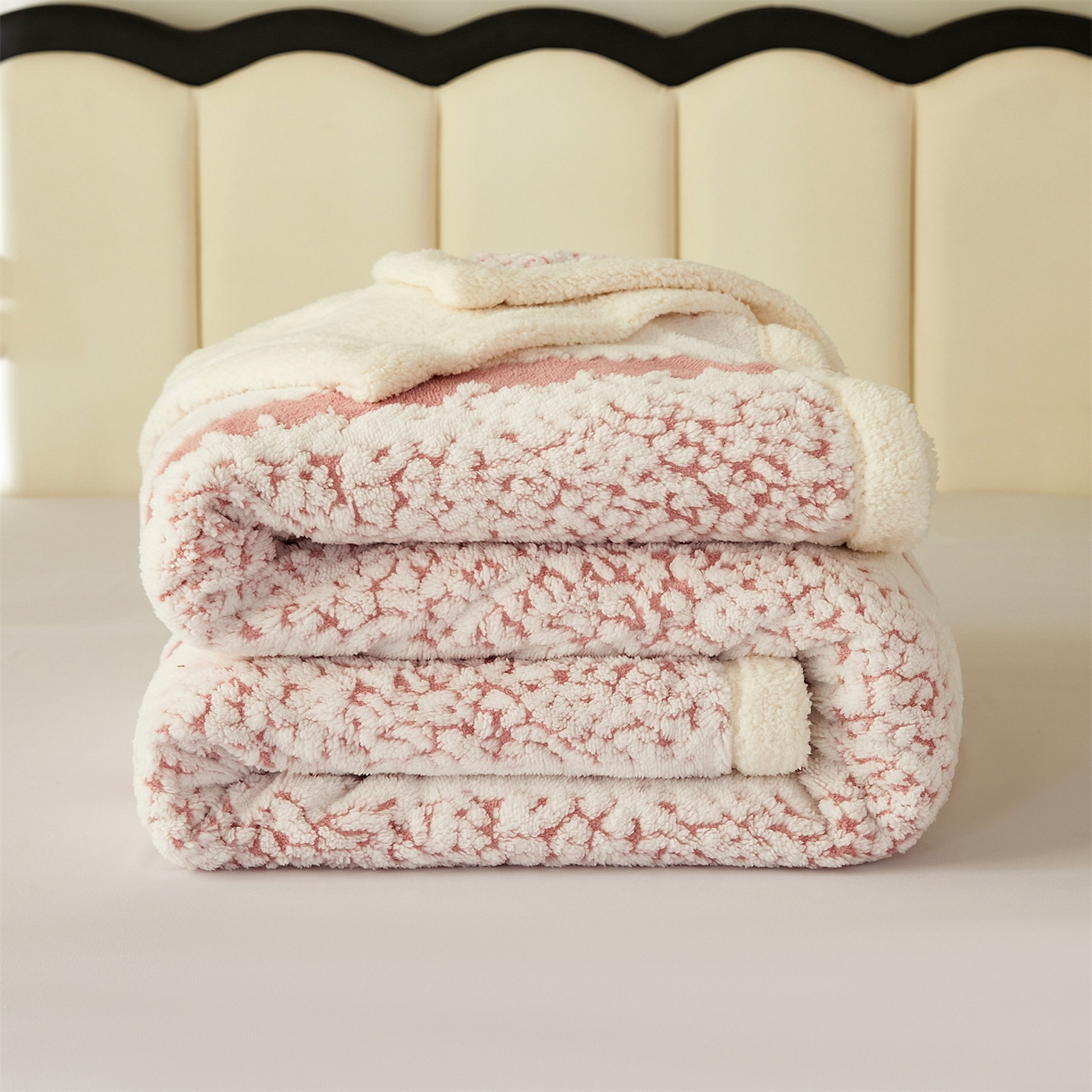 91家纺网 家纺一手货源 找家纺 莱家富 2026新款双层加厚阳离子提花毛毯羊羔绒毛毯盖毯办公室午休毯 浔彩-豆沙