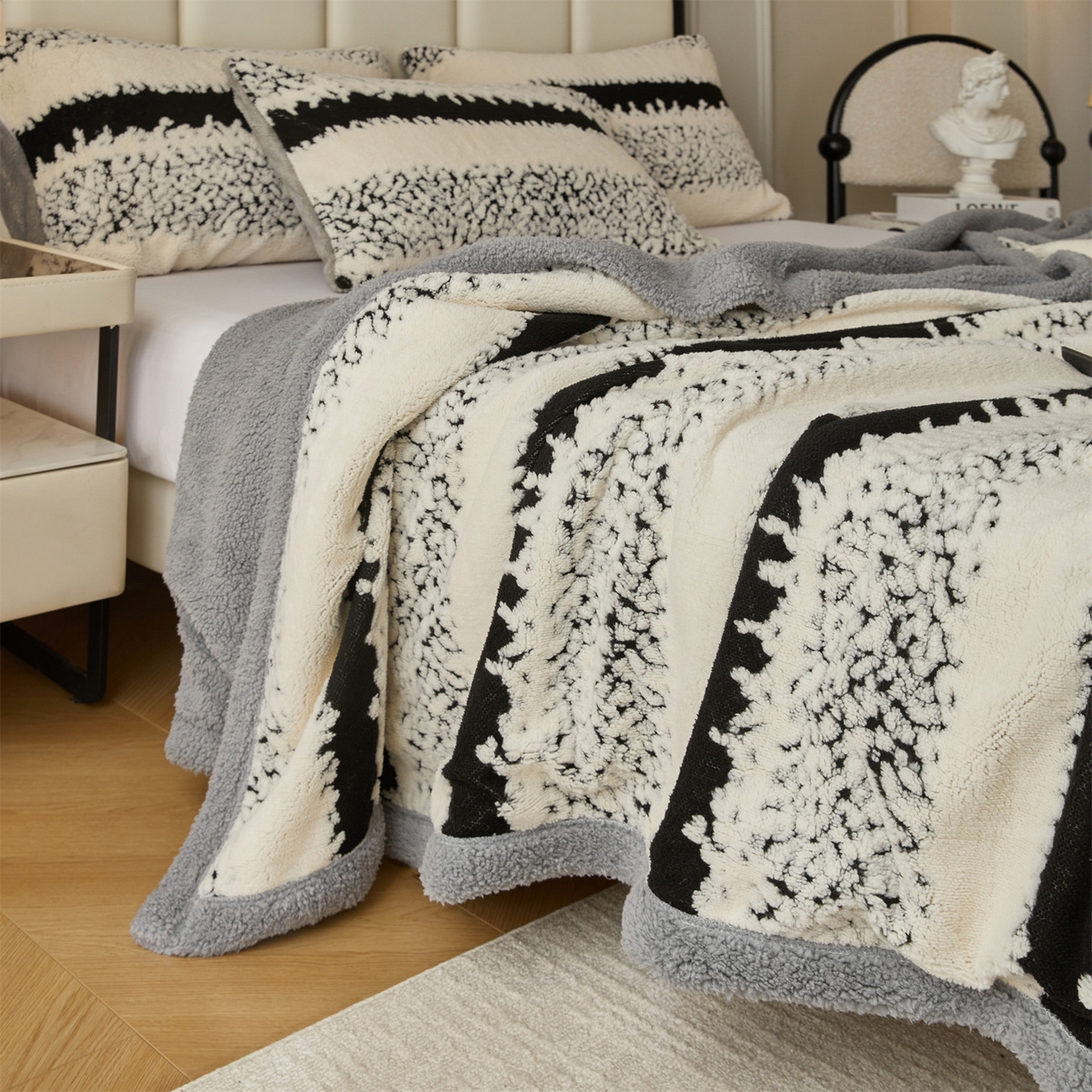 91家纺网 家纺一手货源 找家纺 莱家富 2026新款双层加厚阳离子提花毛毯羊羔绒毛毯盖毯办公室午休毯 浔彩-奶白