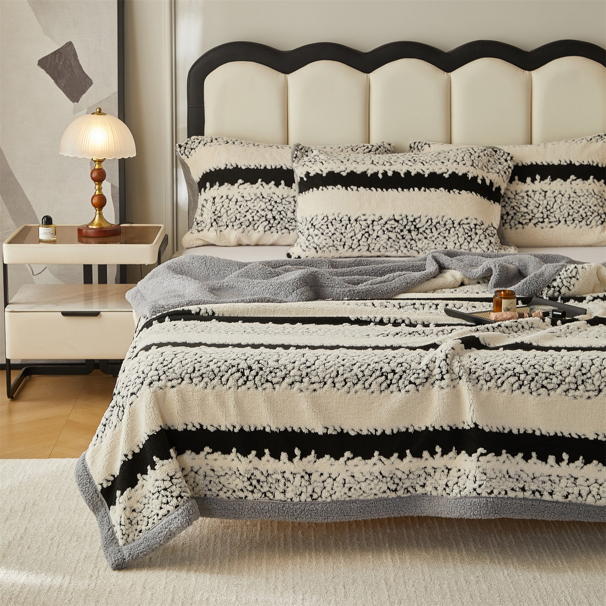 91家纺网 家纺一手货源 找家纺 莱家富 2026新款双层加厚阳离子提花毛毯羊羔绒毛毯盖毯办公室午休毯 浔彩-奶白