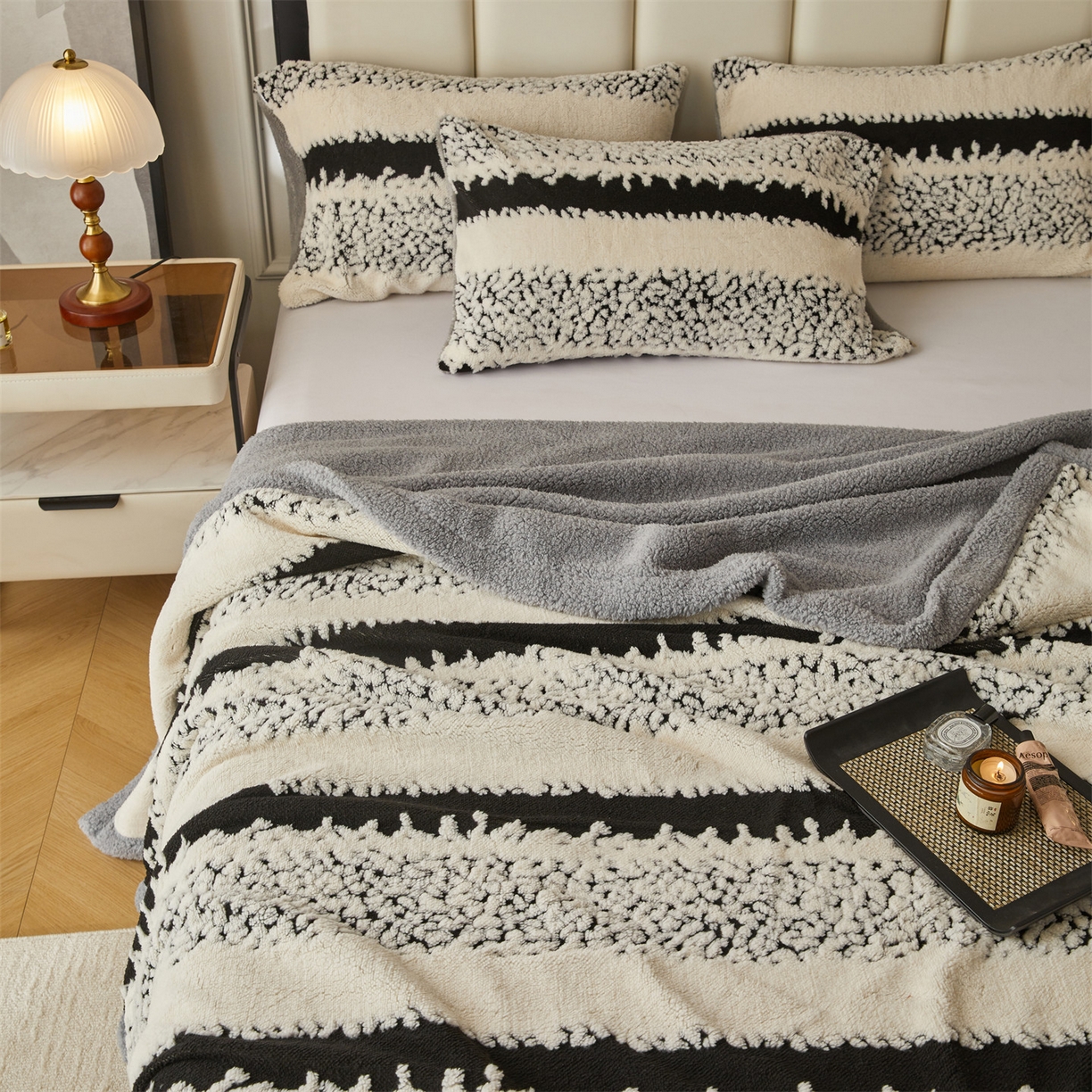 91家纺网 家纺一手货源 找家纺 莱家富 2026新款双层加厚阳离子提花毛毯羊羔绒毛毯盖毯办公室午休毯 浔彩-奶白