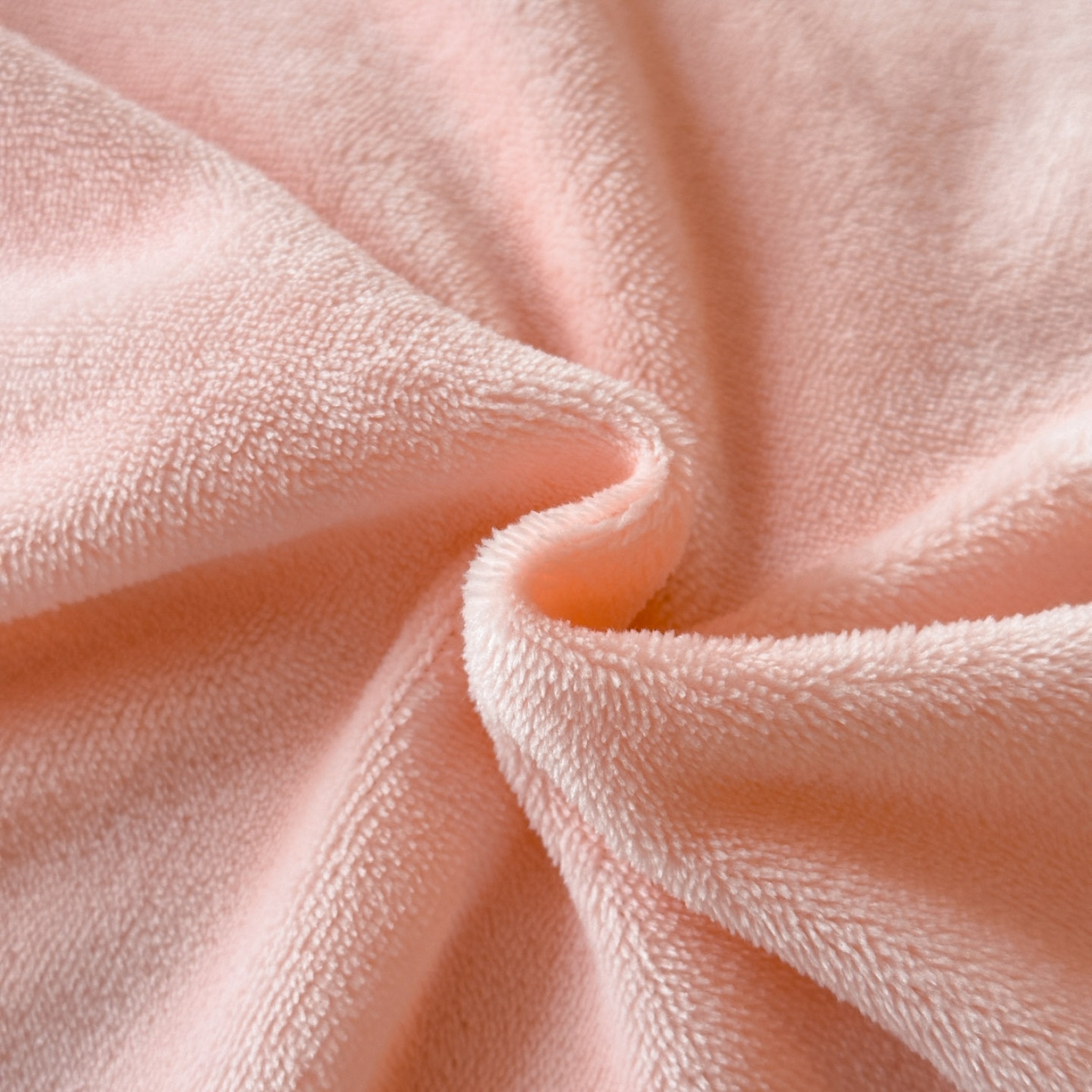 91家纺网 家纺一手货源 找家纺 菲儿家纺 2025新款轻奢简约牛奶绒刺绣保暖四件套 如梦绒-粉