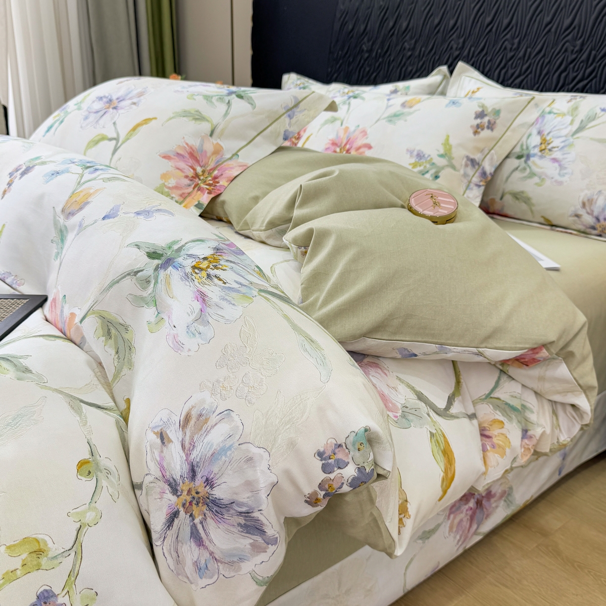 91家纺网 家纺一手货源 找家纺 凌鼎 2025新款100%全棉生态磨毛四件套系列1花与浔米