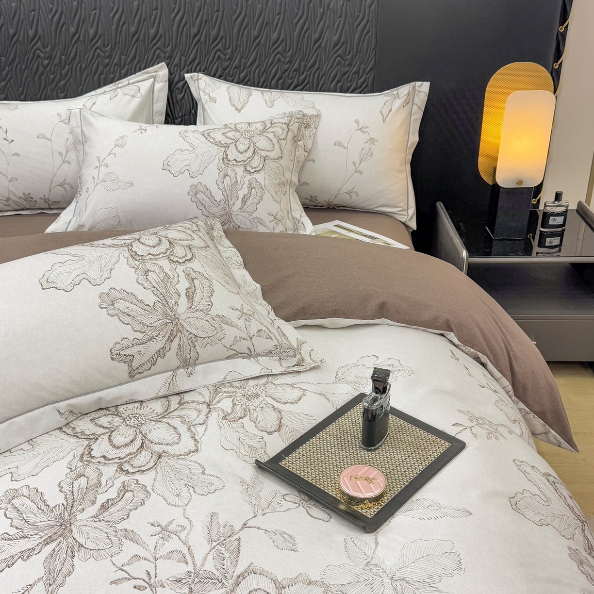 91家纺网 家纺一手货源 找家纺 凌鼎 2025新款100%全棉生态磨毛四件套系列1镜花水月咖