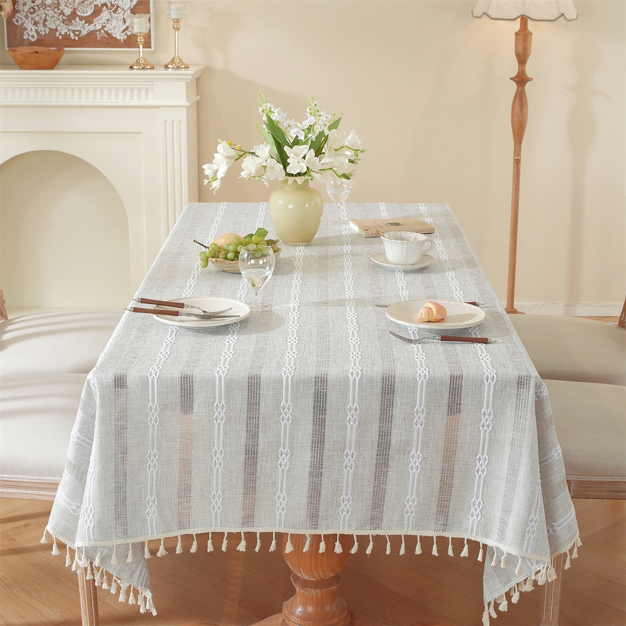 91家纺网 家纺一手货源 找家纺 共鸣沙发垫 2025新款棉麻桌布镂空条纹系列 镂空条纹灰色