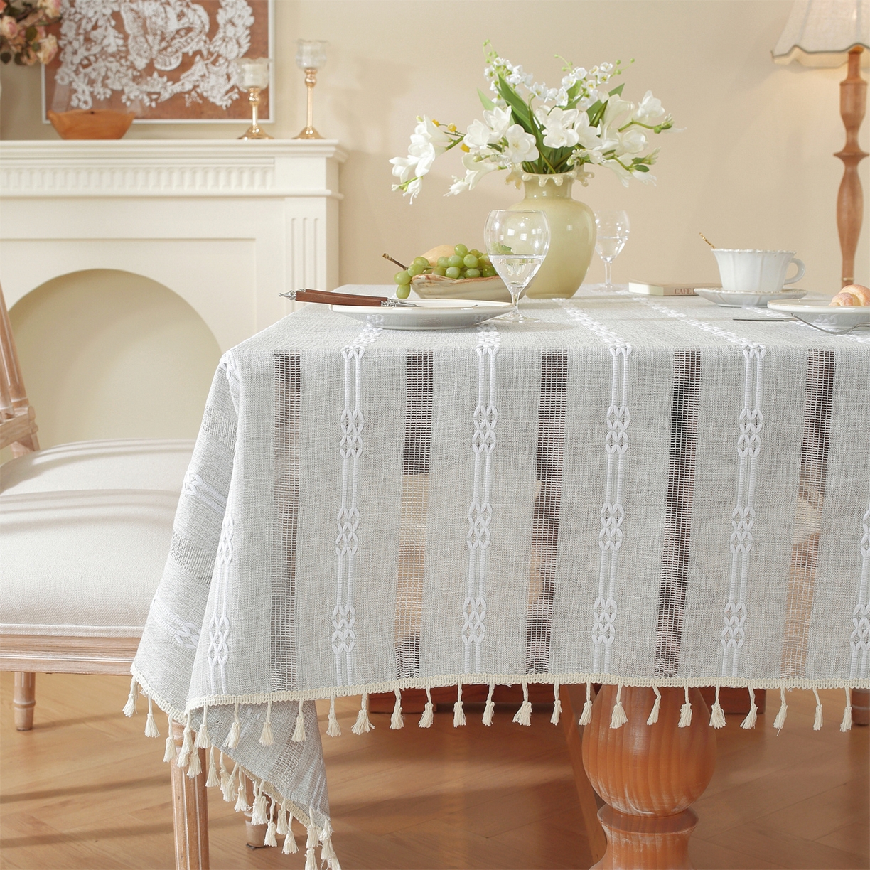 91家纺网 家纺一手货源 找家纺 共鸣沙发垫 2025新款棉麻桌布镂空条纹系列 镂空条纹灰色