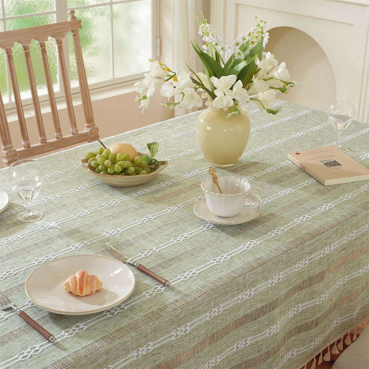 91家纺网 家纺一手货源 找家纺 共鸣沙发垫 2025新款棉麻桌布镂空条纹系列 镂空条纹绿色