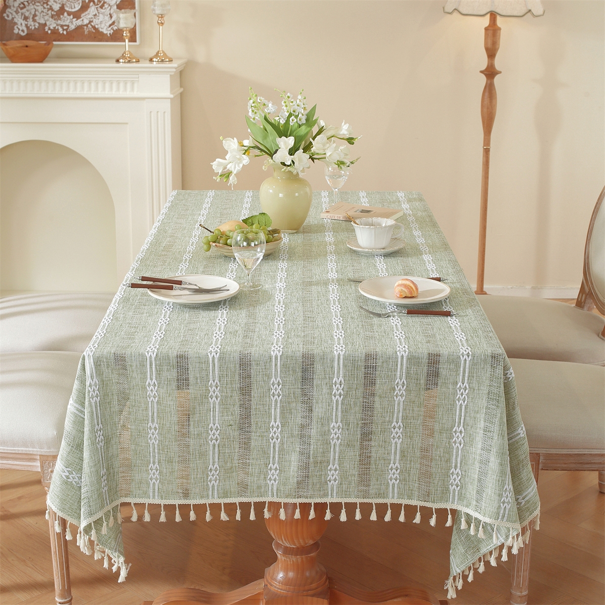 91家纺网 家纺一手货源 找家纺 共鸣沙发垫 2025新款棉麻桌布镂空条纹系列 镂空条纹绿色