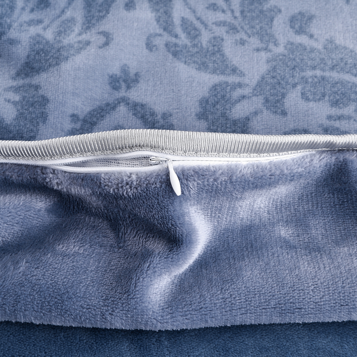 91家纺网 家纺一手货源 找家纺 启扬 2025直播爆款新款8.5斤加厚高克重牛奶绒四件套床裙款法莱绒宝宝绒金貂绒 相思叶语-灰