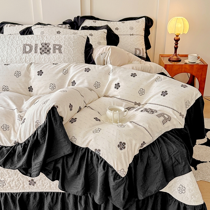 91家纺网 家纺一手货源 找家纺 易辰美 2025新款法式公主风夹棉床盖四件套 煌朝-灰