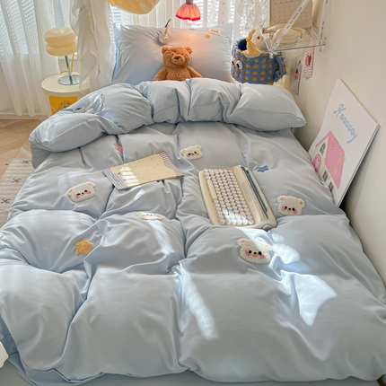 韩巢家纺 2025新款学生宿舍寝室高低床水洗棉毛巾绣学生季被套床单三件套-幸运熊 幸运熊浅蓝