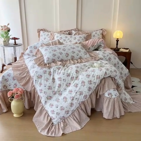 91家纺网 家纺一手货源 找家纺 易辰美 2025新款法式公主风夹棉床盖四件套 蔻依娜-粉