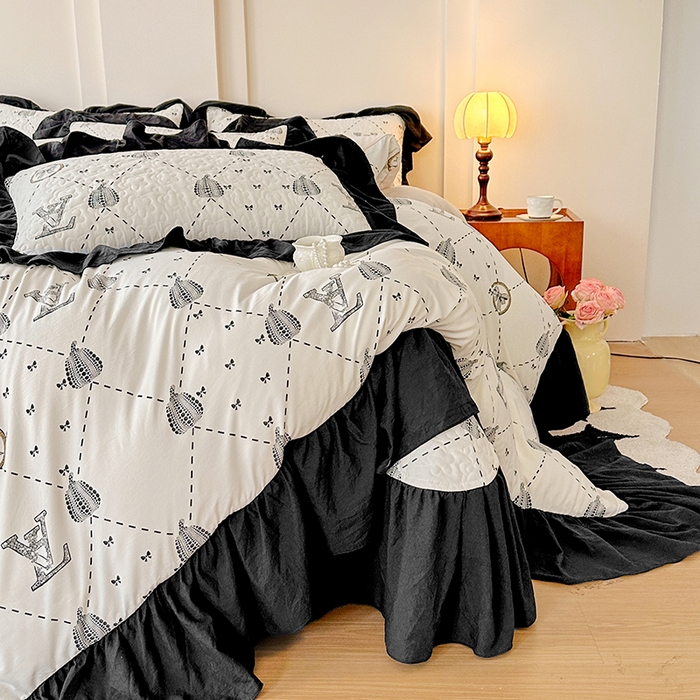 91家纺网 家纺一手货源 找家纺 易辰美 2025新款法式公主风夹棉床盖四件套 榴夏-灰