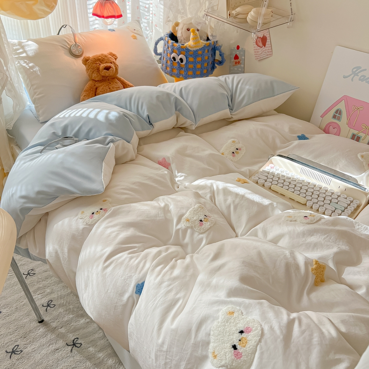 91家纺网 家纺一手货源 找家纺 韩巢家纺 2025新款学生宿舍寝室高低床水洗棉毛巾绣学生季被套床单三件套-幸运熊 幸运熊白蓝