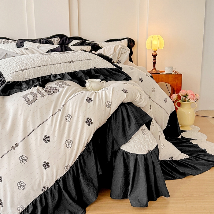 91家纺网 家纺一手货源 找家纺 易辰美 2025新款法式公主风夹棉床盖四件套 煌朝-灰