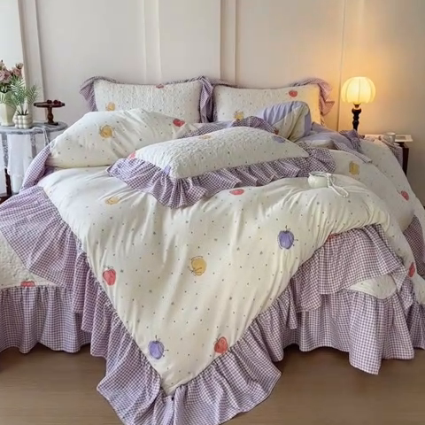 91家纺网 家纺一手货源 找家纺 易辰美 2025新款法式公主风夹棉床盖四件套 一只甜